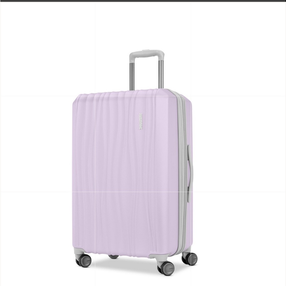 American Tourister 🇺🇸 Lavender Suitcase